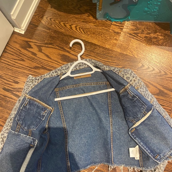 GRLFRND CARA LEOPARD PRINT CROPPED DENIM - Picture 6 of 10